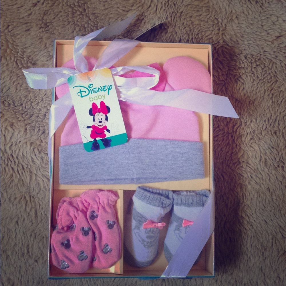 NWT Minnie Mouse set
